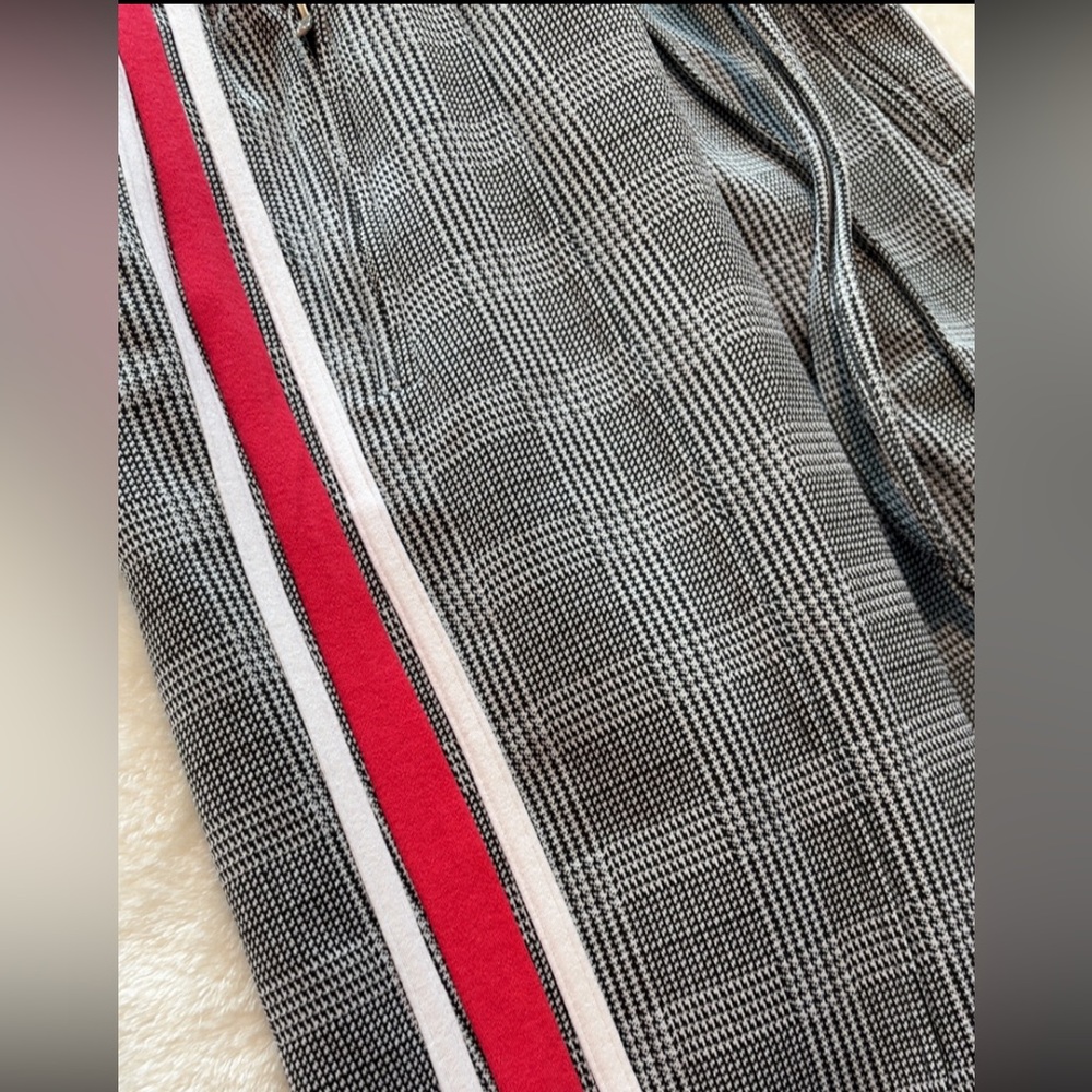 Houndstooth Ankle Pants - Picture 9 of 12